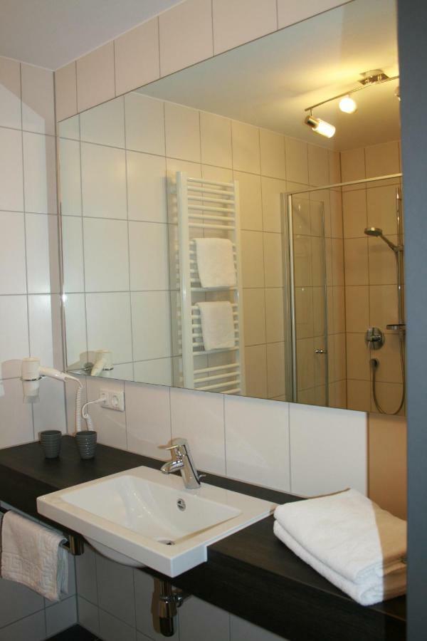 Gasthof Zum Schwanen Kleinostheim Extérieur photo